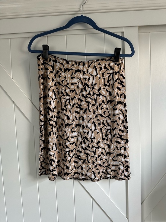 GAP Dresses & Skirts - GAP Floral A-Line Skirt Black Tan White Side Slits Size Medium
